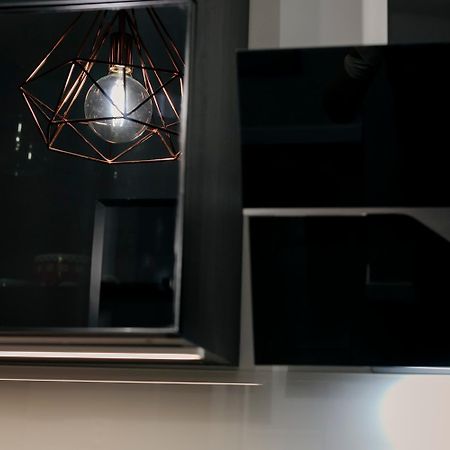 Przechodnia 2 Yellow - Biurko Oraz Wygodny Fotel Do Pracy - Better Rental Варшава Екстер'єр фото